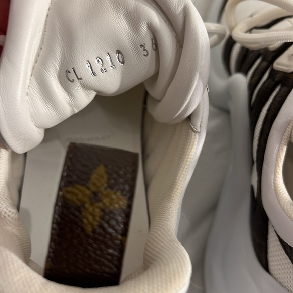 Louis Vuitton LV Archlight Sneaker like new size 36 white - Picture 7 of 8